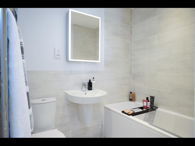 52719 Bathroom