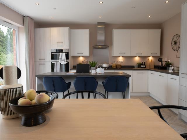 60615 Kitchen Dining Stratford