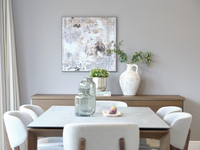 47311 Canterbury Dining