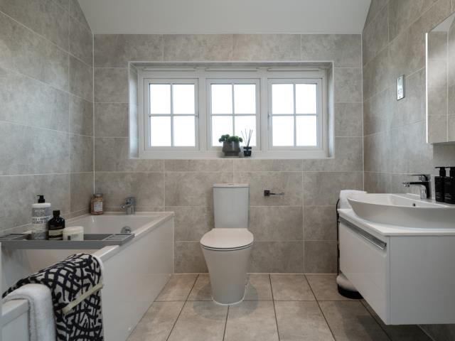 58358 Bathroom