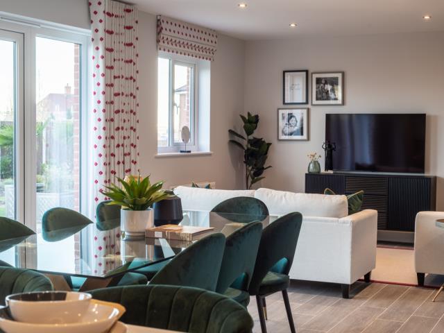 58378 Ledsham Dining Family