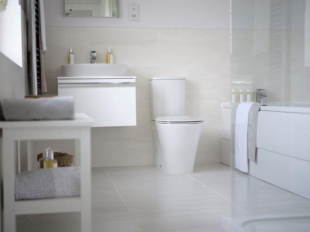 Leamington-lifestyle-bathroom-46782