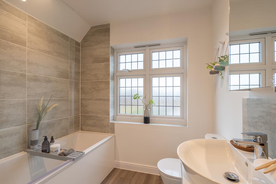 58981 - Warwick bathroom