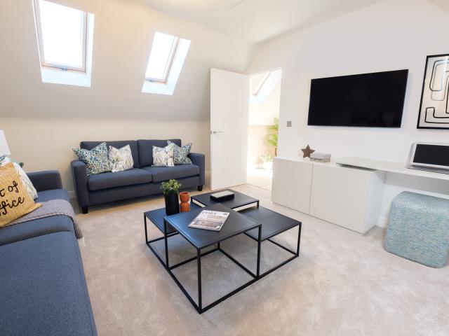 58609 - Top floor bedroom main