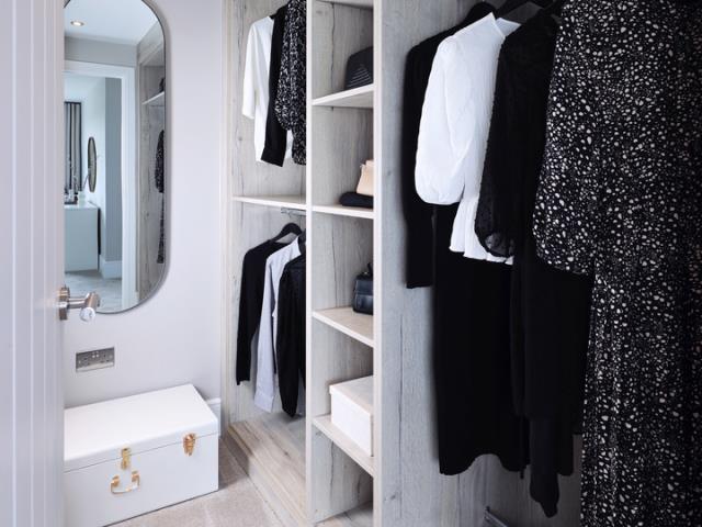 60724 - Walk in wardrobe