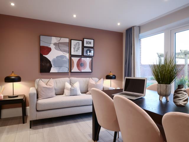 52703 - Dining living area