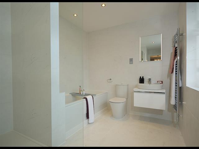 53202 - Main bathroom