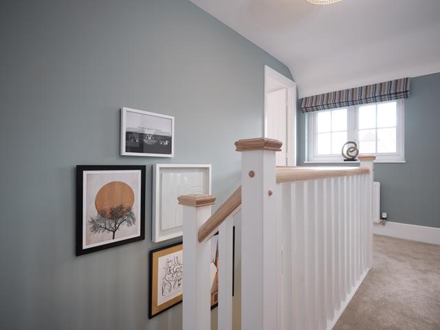 52646 - Hallway upstairs