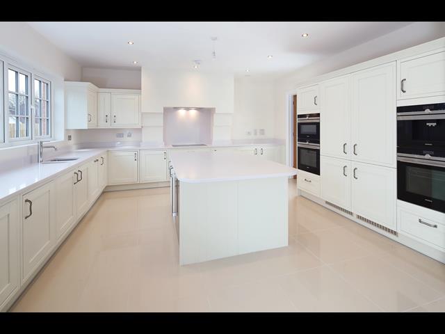 35703 - Main kitchen 2