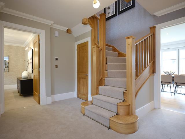 53091 - Downstairs hallway