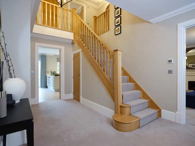 51382 - Downstairs hallway