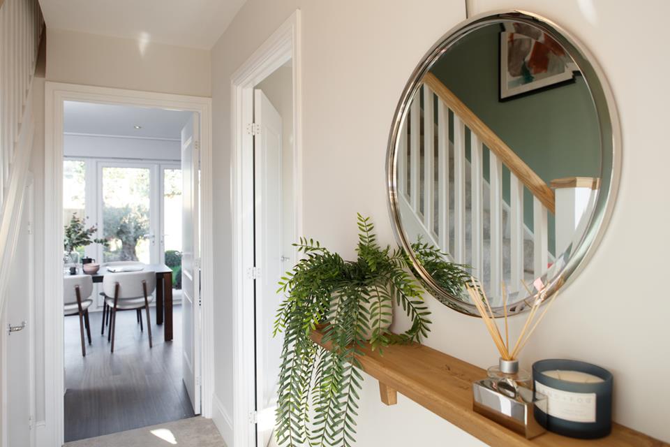 52257- Oxford Lifestyle Hallway