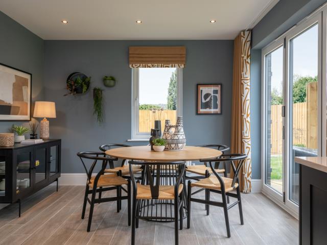 65092 - Dining