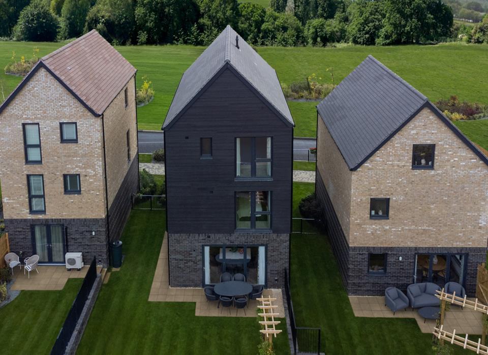 65129 - show home external rear