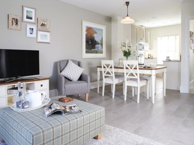 32157 - Kitchen Dining Living