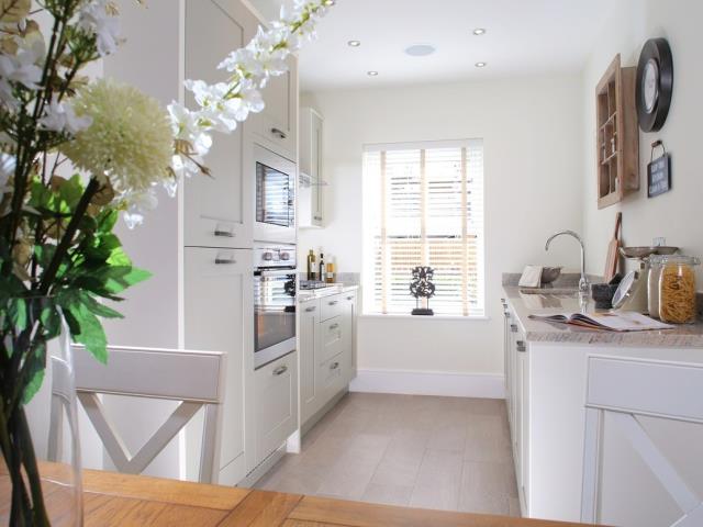 32156 - Galley Kitchen