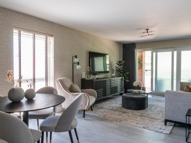 60752 - Lounge with Balcony