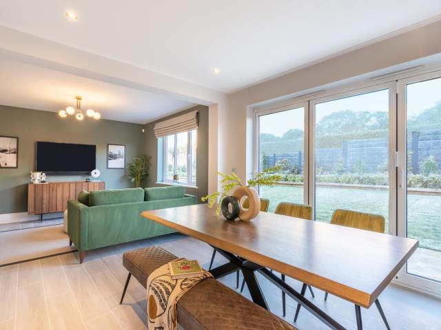 63141 - Dining-living