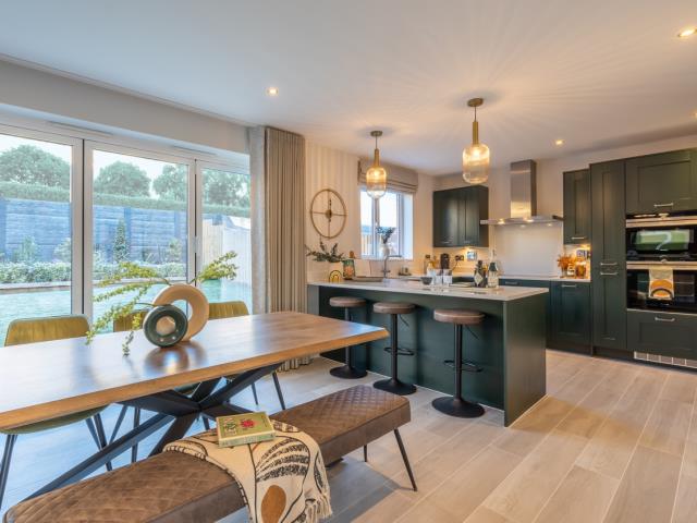 63137 - Kitchen- dining