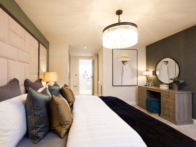 Bed 1 dressing ensuite