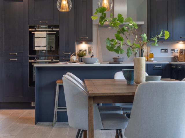 57096 Henley Dining Kitchen