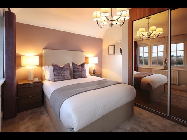 52005 Shaftesbury Bed 2