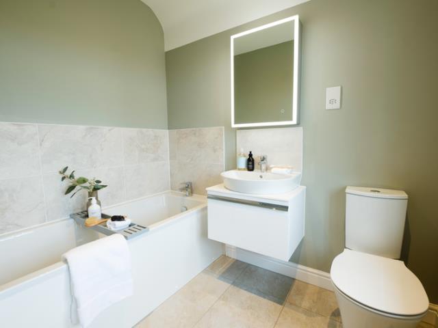 57770 Straford bathroom