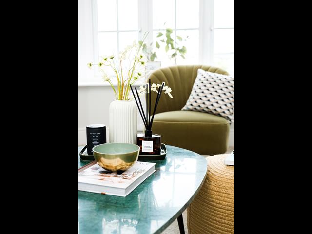 57774 Stratford Lounge Life