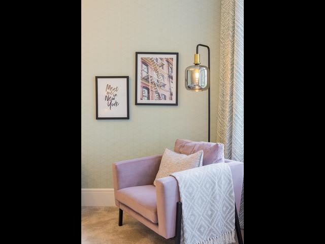 57168 Warwick Lounge Life