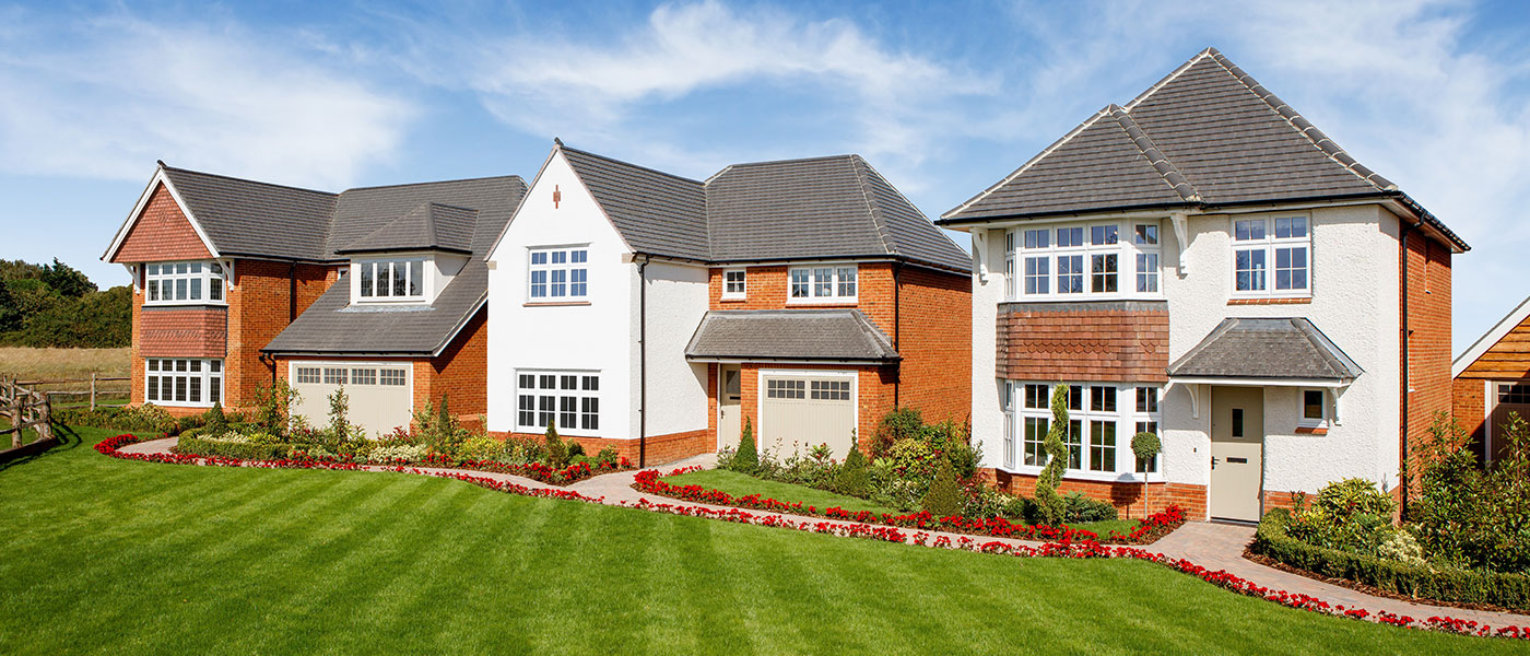 Redrow-BlundellsGrange-StreetScene-Hero-47228