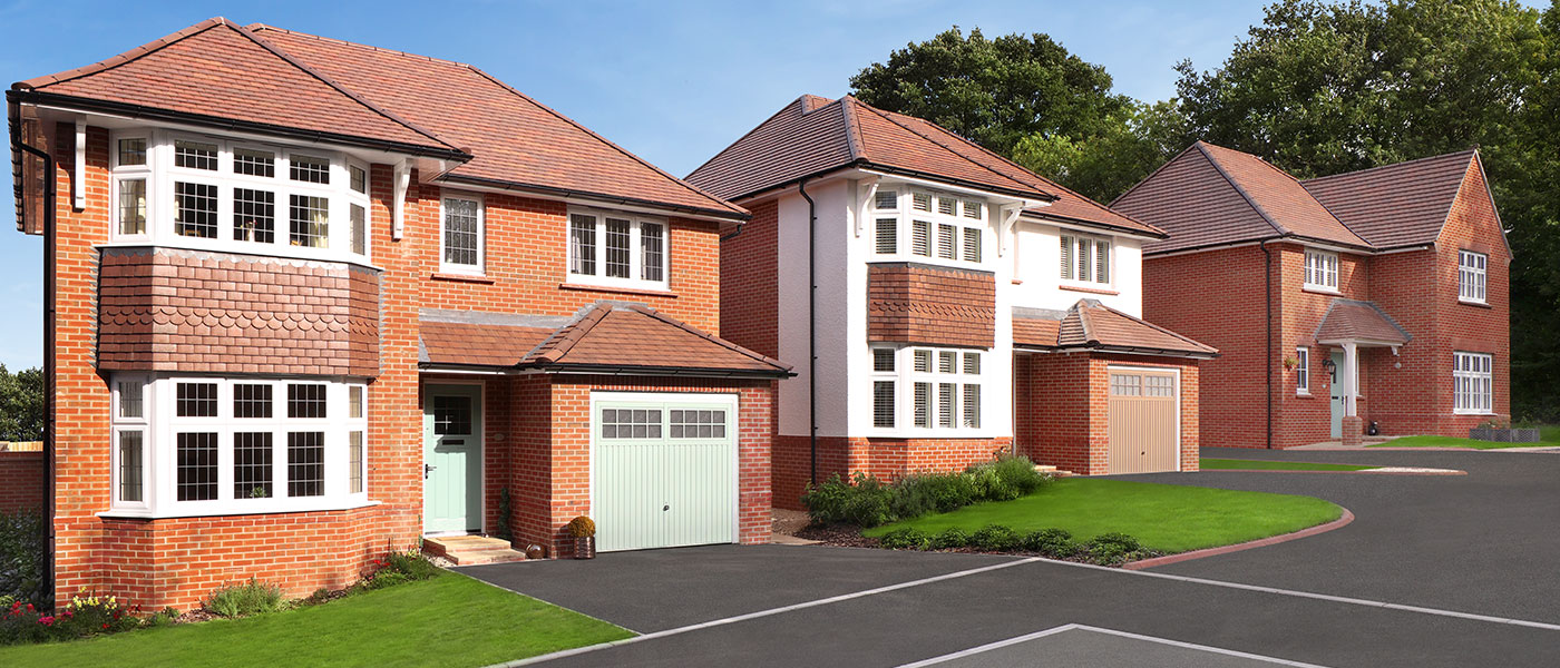 Redrow-TascroftRise-StreetScene-Hero-52178