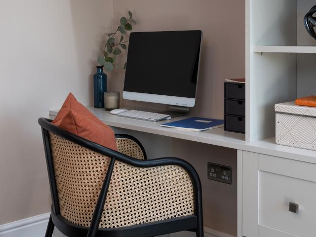 59320 Richmond Desk RESIZED