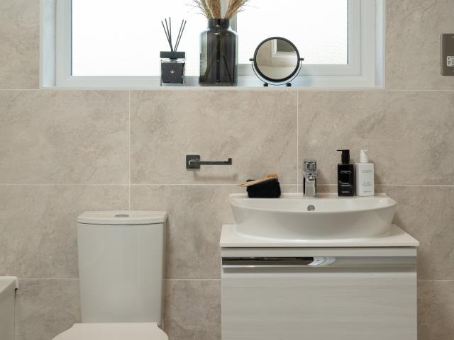 59323 Richmond Bathroom RESIZED