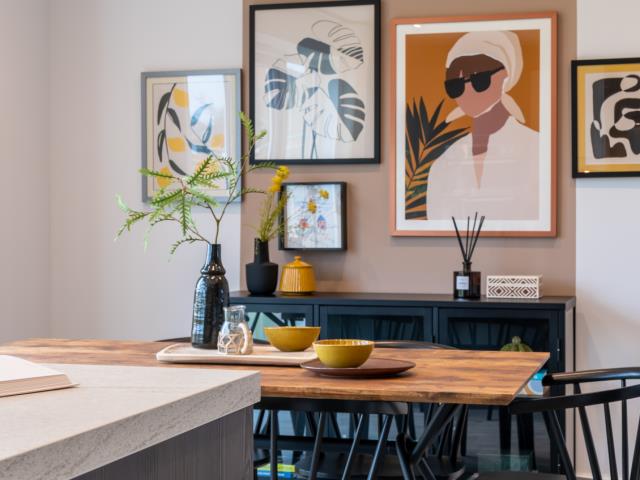 58993 Warwick dining