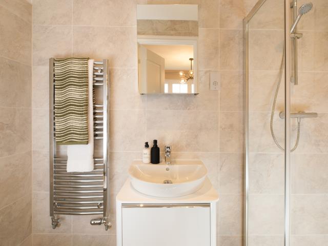 63888 Chester ensuite