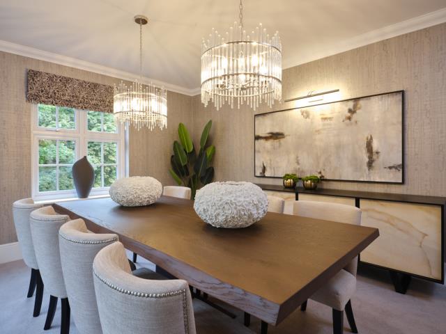 51385 Highgrove dining