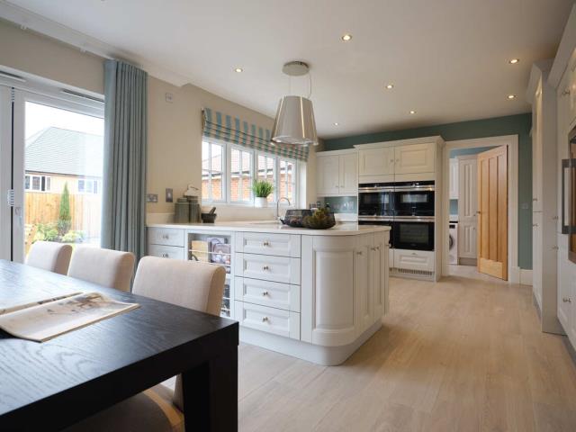 51415 Highgrove dining kitchen