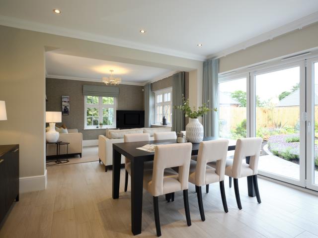 51418 Highgrove dining family