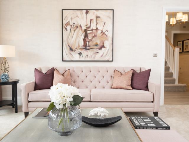 59789 Richmond lounge hallway