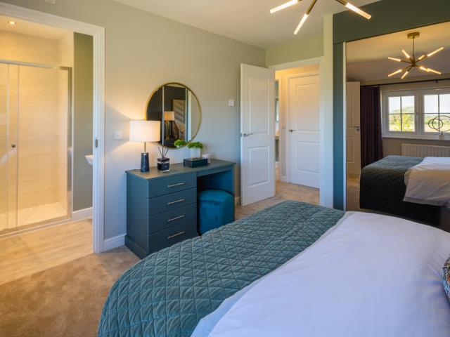 shrewsbury master showing ensuite