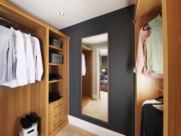 redrow-heritage-lifestyle-stylish-walk-in-wardrobes