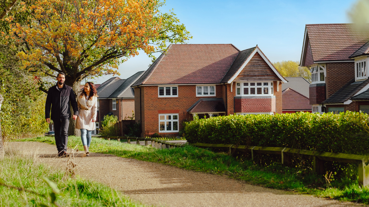 redrow-guides-selling-when-is-the-best-time-to-sell-your-house