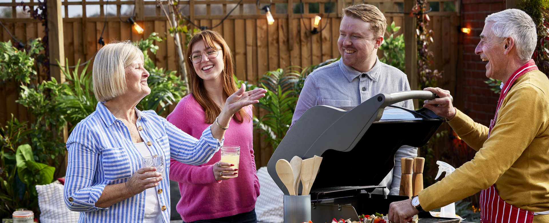 3 - Redrow - Family BBQ celebrating new home