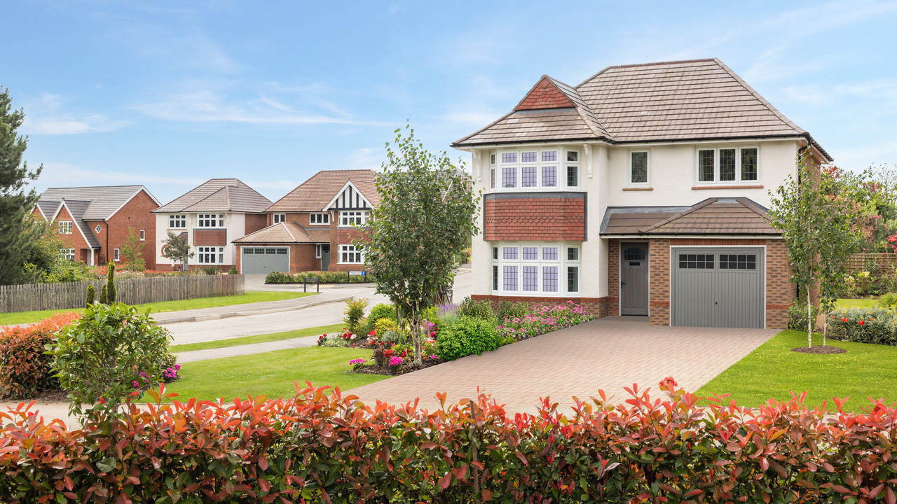 Redrow - Inspiration - Clean and tidy street scene