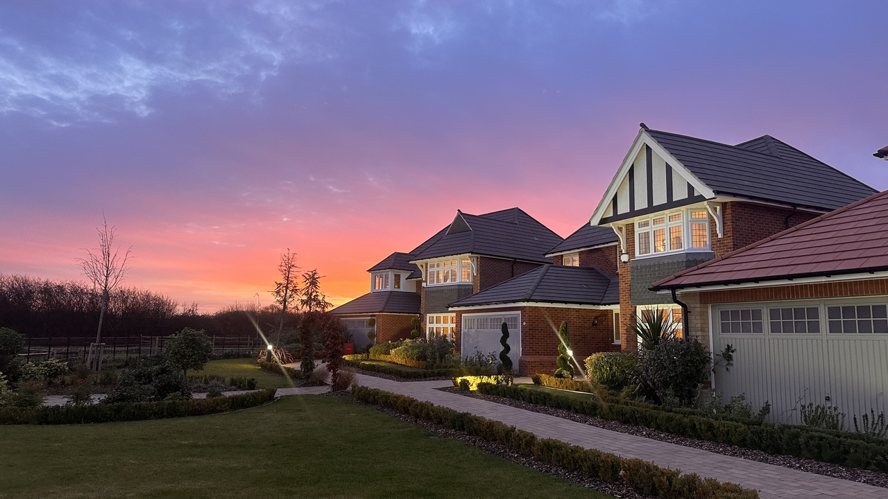 Redrow - Inspiration - Outdoor lighting ideas