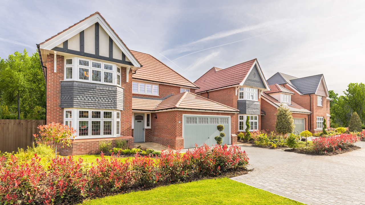 Redrow - Inspiration - Street scene with front gardens