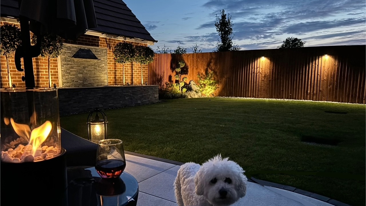 Redrow - Inspiration - Garden lighting