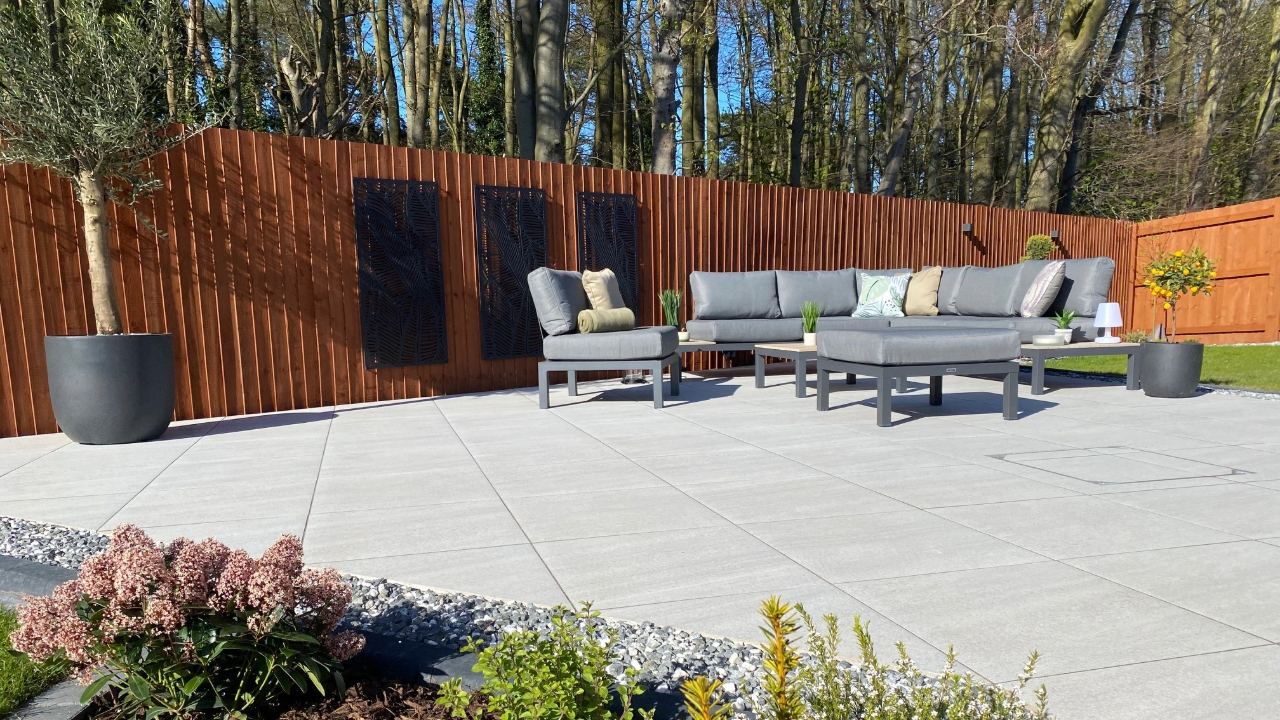 Redrow - Inspiration - Large patio