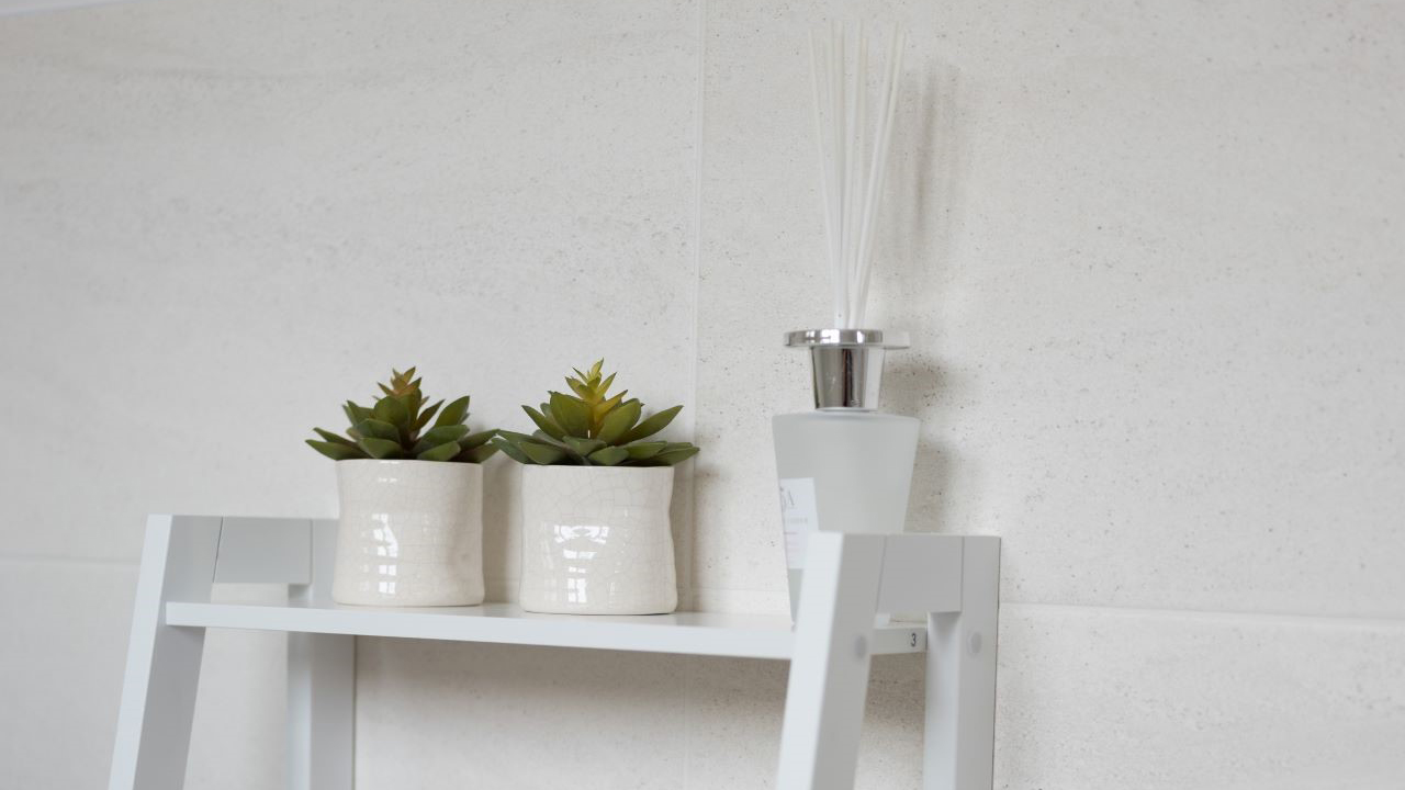 Redrow | Inspiration | Bathroom White Shelves