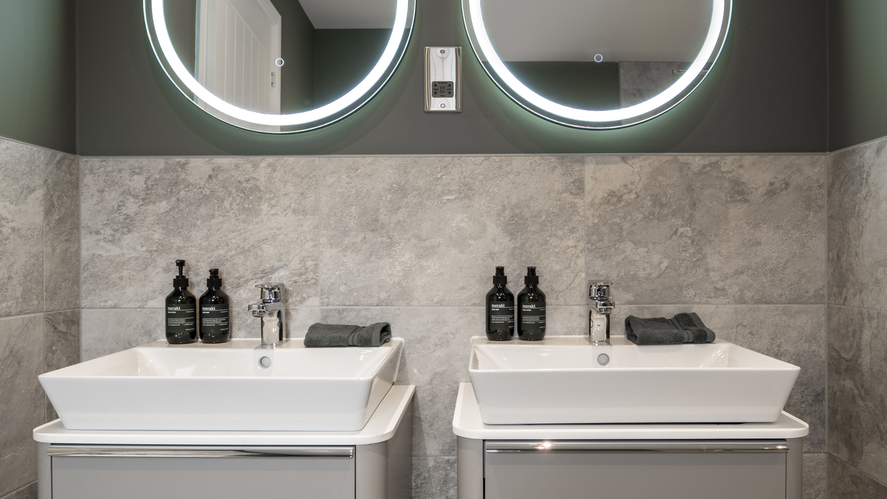 Redrow - Inspiration - The Bleinham double vanity